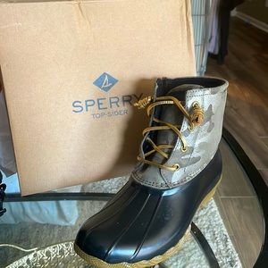 Never worn Sperry Seacycle boots